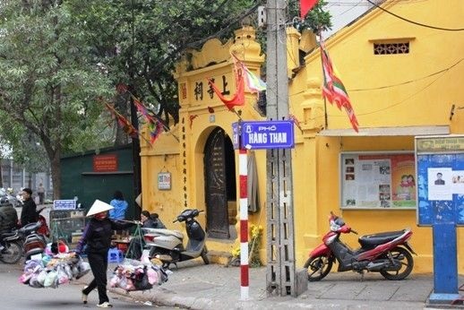 cua hang qua tet yen sao cao cap tren pho hang than